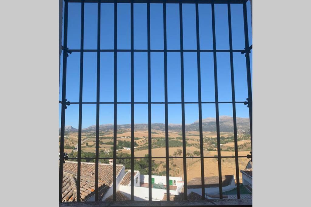 Un auténtico oasis rodeado de historia Ronda Esterno foto