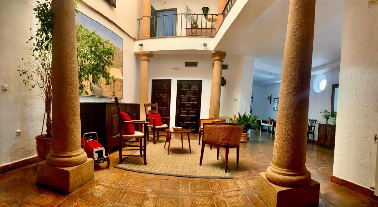 Un auténtico oasis rodeado de historia Ronda Esterno foto